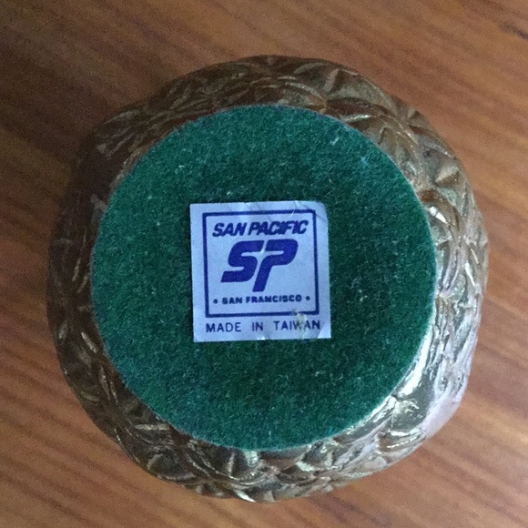 Vintage brass pineapple candle holder 🍍🕯 - Picture 5 of 6